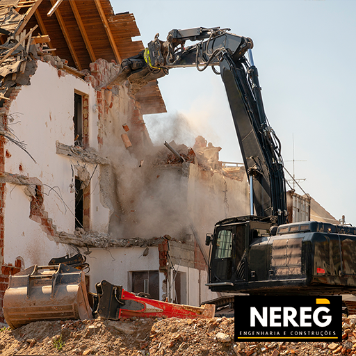 Demolição controlada em edificações