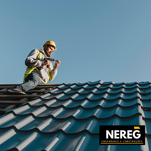 Execução estrutural de telhado residencial