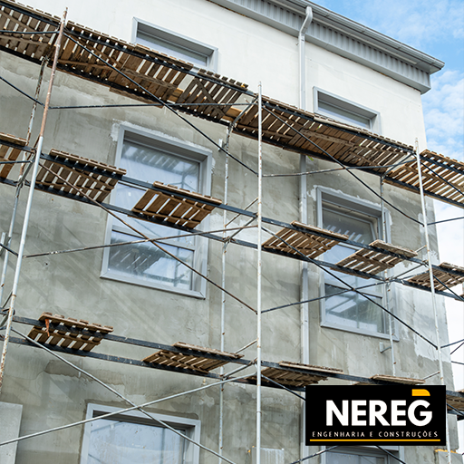Reforma de fachadas em edifícios